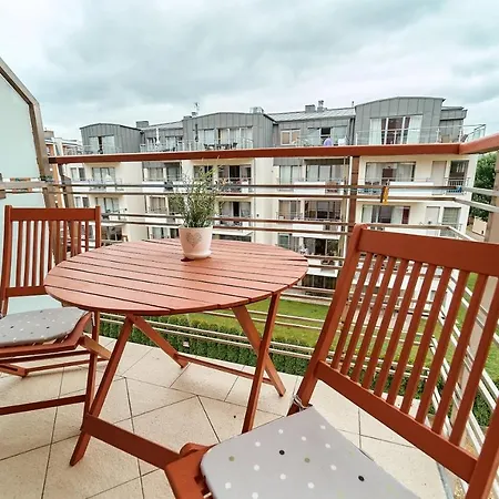 Apartament Mistrall *