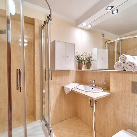 Apartament Mistrall *